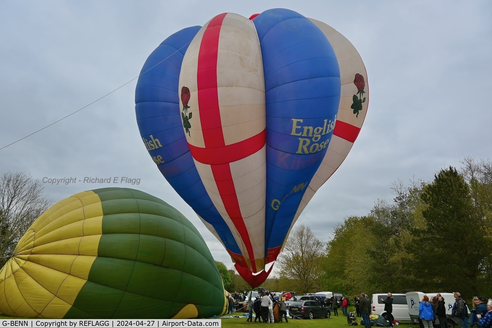 Balloon \\\\\\\'English Rose\\\\\\\', G-BENN