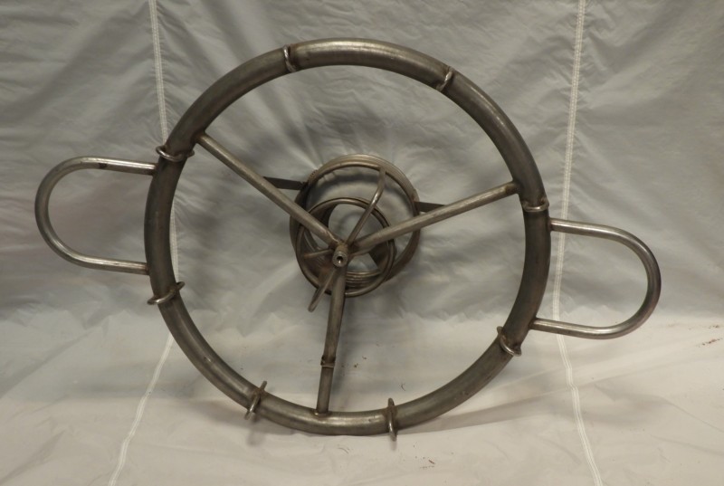 Pilot's view of the burner, the 8 small loops around the frame extend below the frame to attach the basket flying wires.