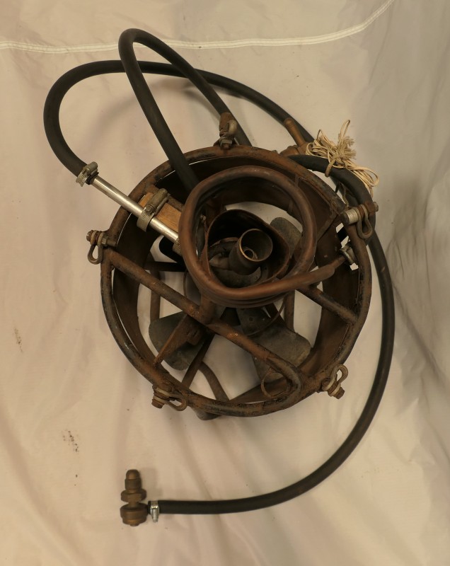Showing the gas outlet and the 5 flying wire connection points.