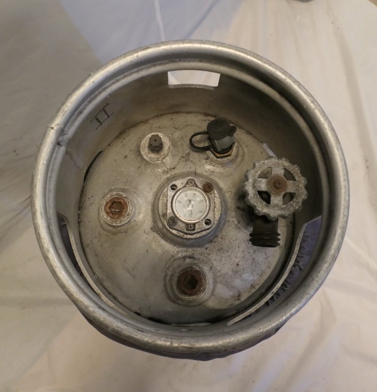 View looking down onto top of cylinder, showing the one valve and the fuel gauge.