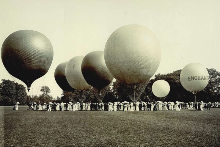 Balloons preparing to launch from the Ranalegh Club in London c1905